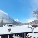 5 Haus Am Laerchenhang 아파트 로이타쉬